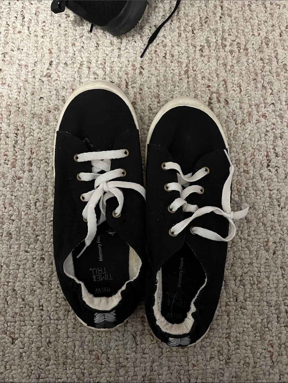 Time and Tru 9.5W navy Canvas Lace-Up Sneakers with White Soles